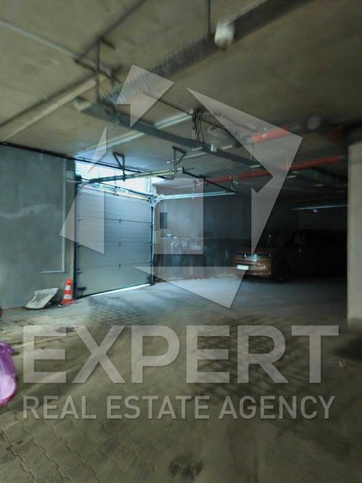 Слънчев двустаен апартамент с гараж в Бриз!