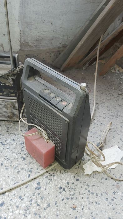 Радио приемници веф и  хирико