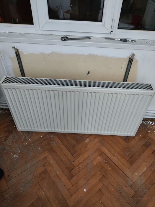 Set 5 Calorifere 240 lei toate.