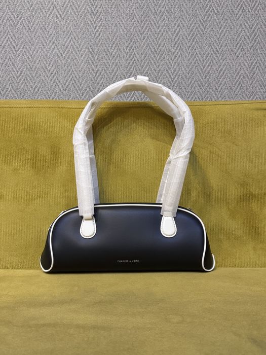 Сумка Charles & Keith женская