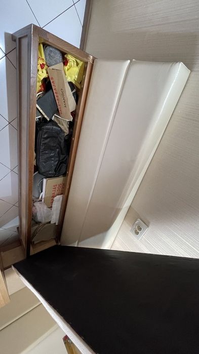 СРОЧНО! Уголок кухонный.  Дерево и дсп