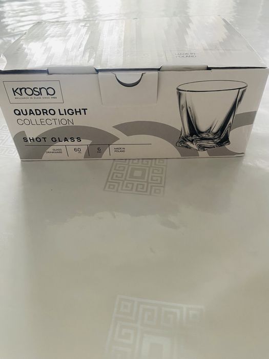 Стопки со стаканами