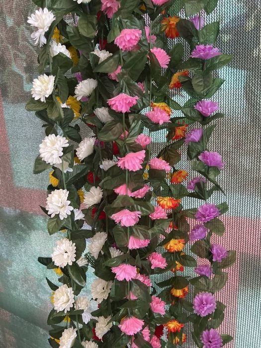 Искусственные цветы лаза