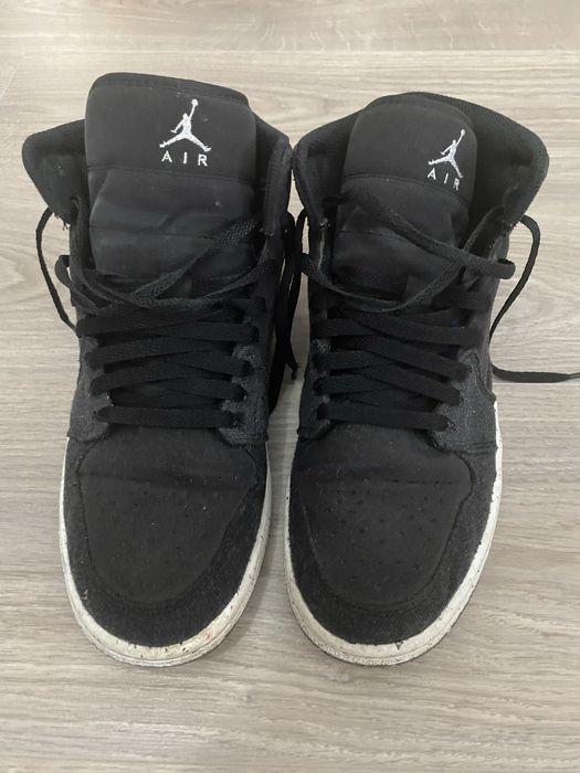 Jordan 1 mid SE