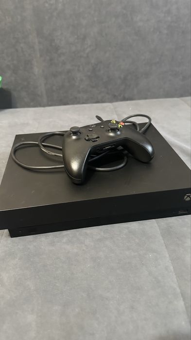 Xbox one x в отличном состояние