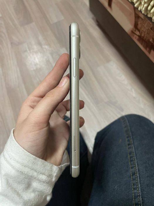 iPhone 11, в хорошем состоянии