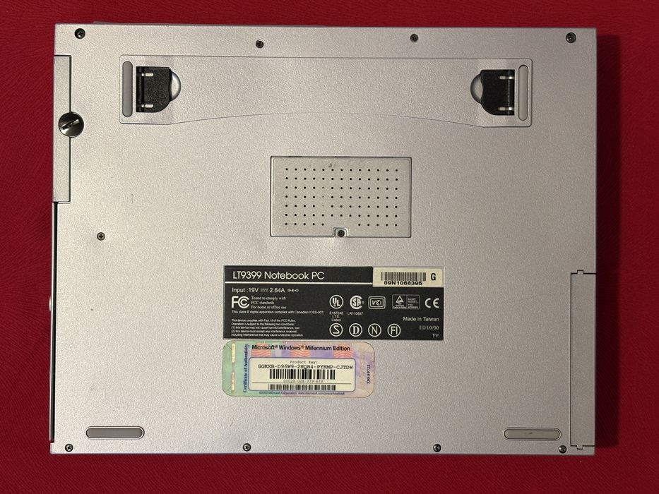 Laptop Lifetec Pentium 3