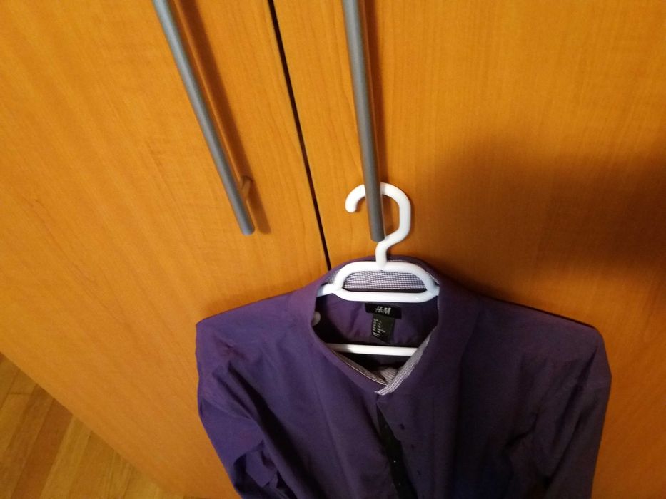 Vand camasa mov, marca H&M, marimea XL, in stare foarte buna