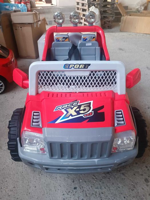 Mașinuță electrică jeep de teren, roșu, 2 locuri, roti mari - ca nouă!