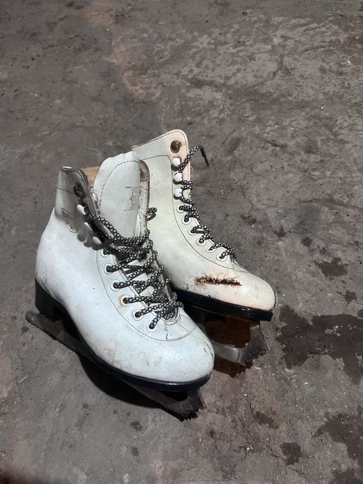 коньки продается 34размер