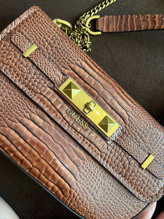 Дамска чанта Guess