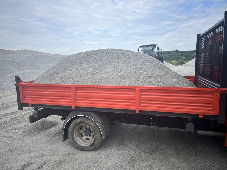 Închirieri, buldoexcavator, basculanta 8x4,trailer