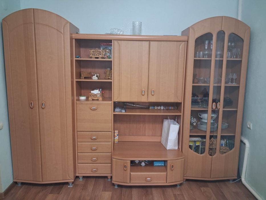 Стенка б.у В хорошем состоянии.