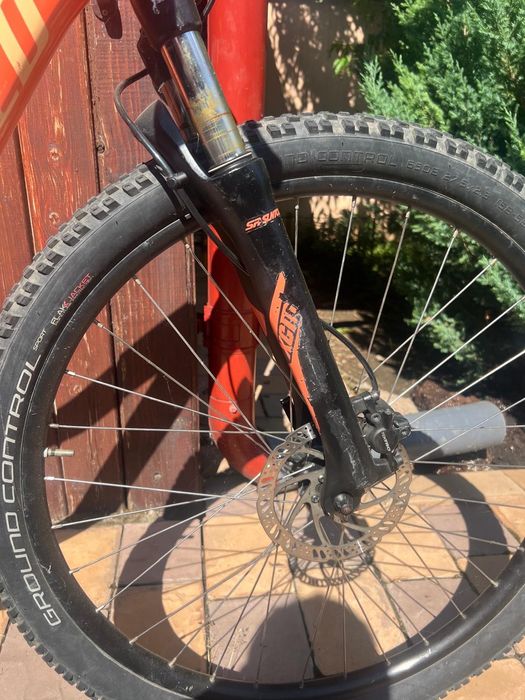 Bicicleta Mountain Bike Specialized Rockhopper – Roti 27.5” – Frâne Hidraulice