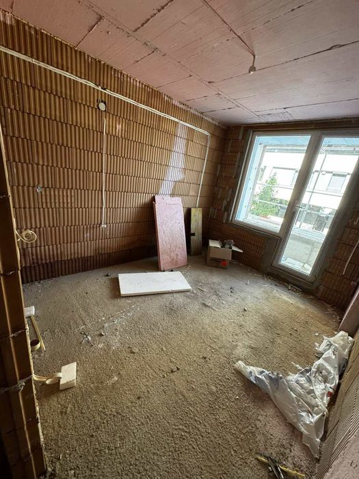 Тристаен апартамент в Красна поляна с АКТ 14!