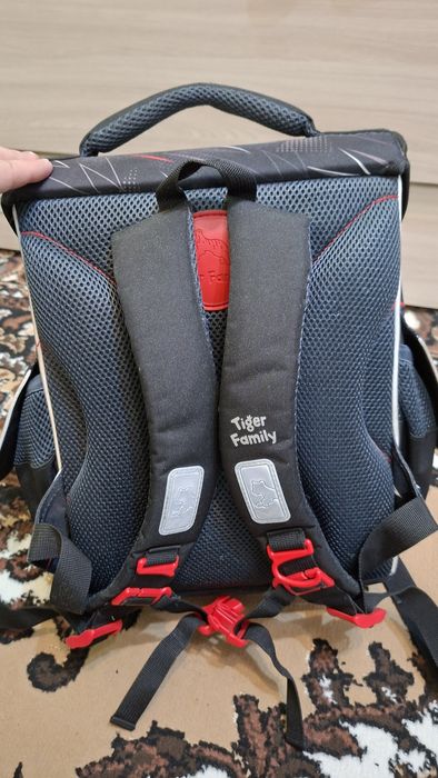 Продам рюкзак для мальчика 1-2 класс