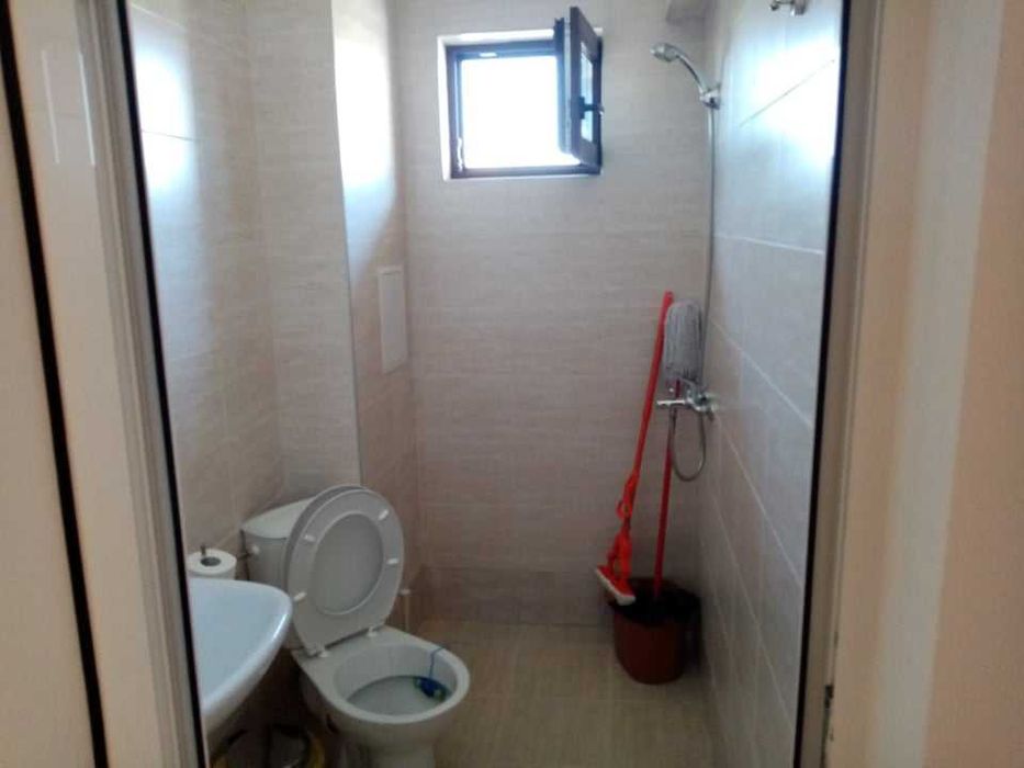 Дава се под наем Двустаен апартамент в Бургас, Сарафово - 75 кв.м за 127.5 € - Снимка #2