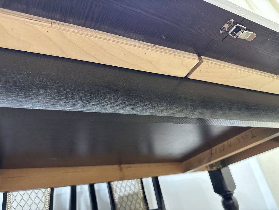 Стол и набор стульев