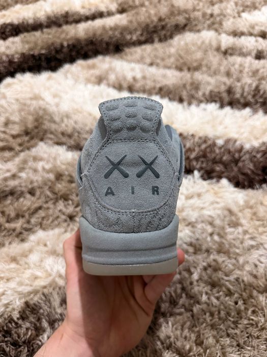 Jordan 4 Kaws Noi