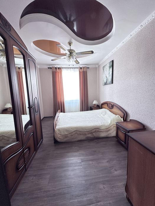 Продам спальный гарнитур