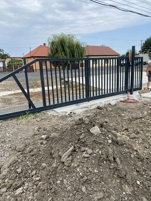 Confecții metalice porți culisante