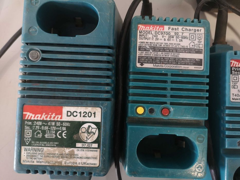 Зарядно / дни за батерии - Bosch , Makita ,Hitachi