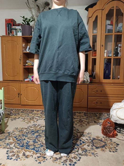 Продам спортивный костюм