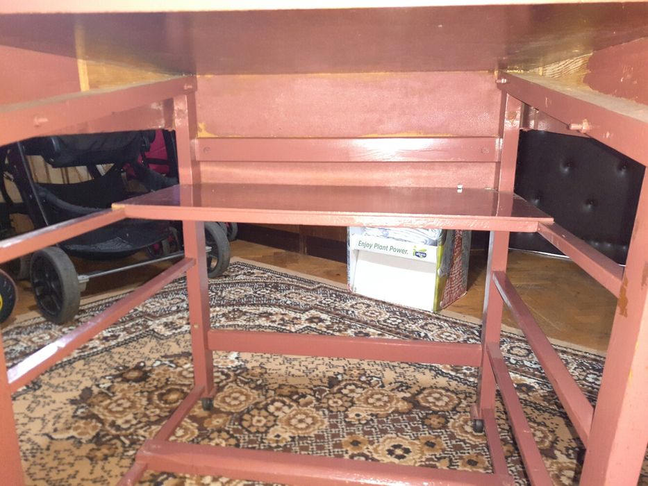 Малко ученическо бюро или за компютър