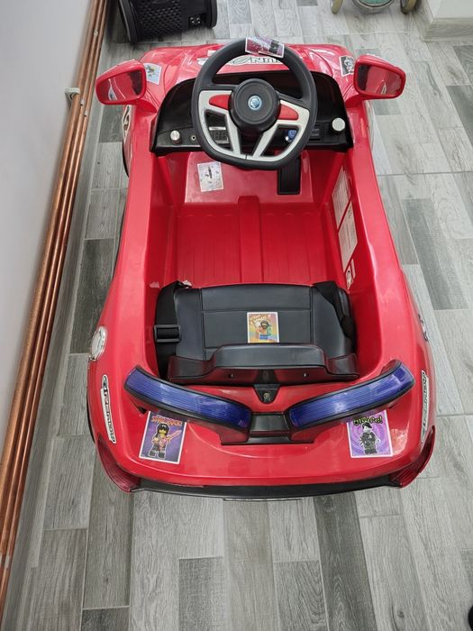 Mașinuță cu telecomanda pentru copii