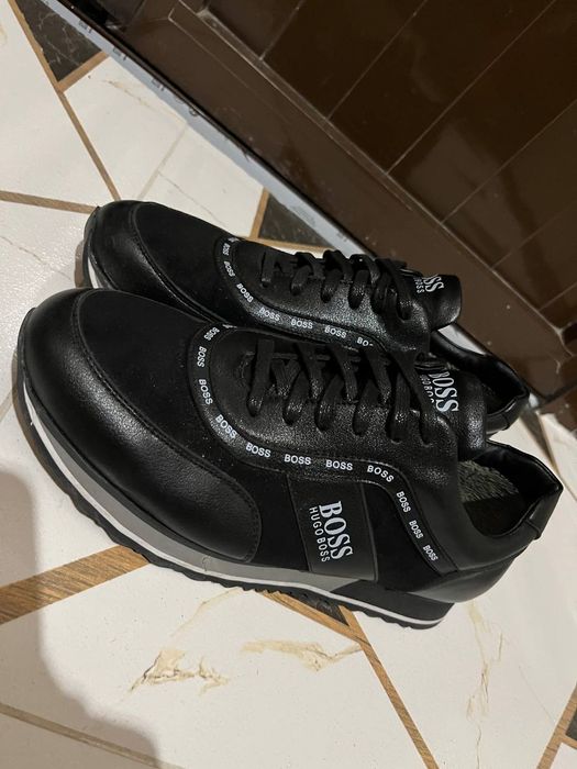 Обувь тёплая, есть мех