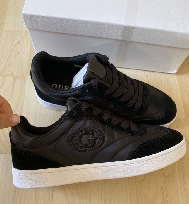 Pantofi Guess noi