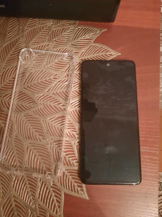 Продам телефон самсунг а 51 память 128