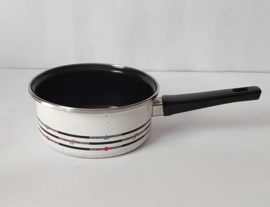 Масивна немска емайлирана касерола нова