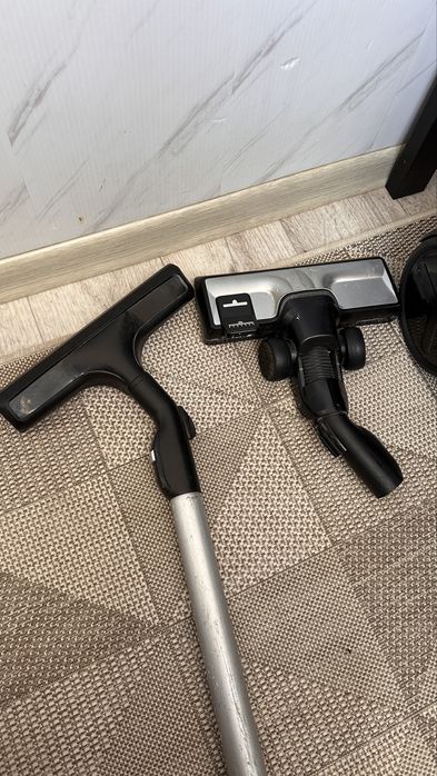 Пылесос Tefal с 2 насадками