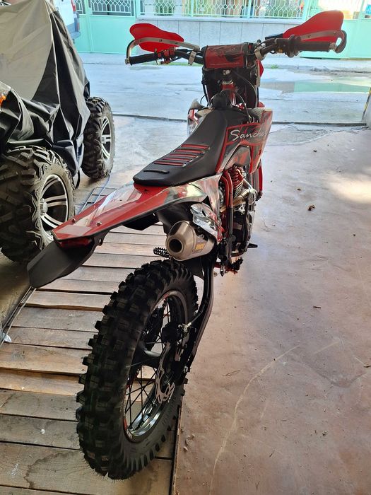 Sanchez Bandit Ендуро кросов мотор 300 Нов