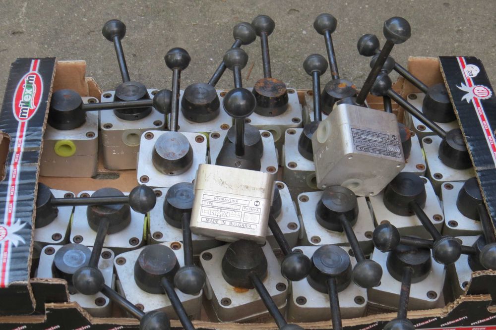 пневматични разпределители ръчни