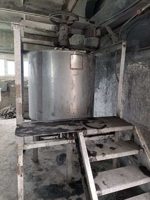 Ёмкость 1,5 м2 нержавейка с мешалкой 5,5 кВт реактор шкив