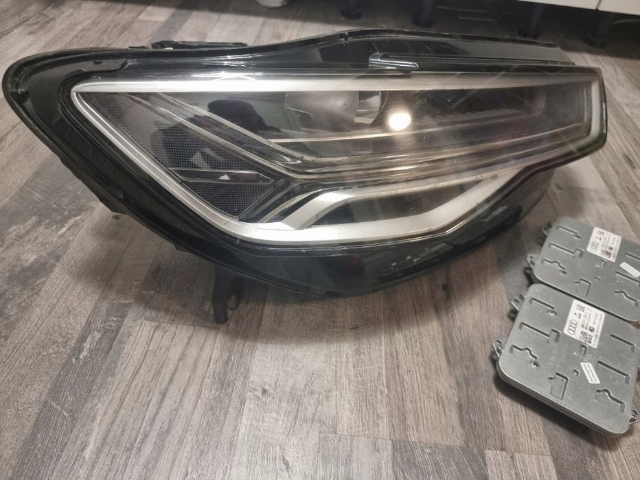 Десен фар за Audi a6