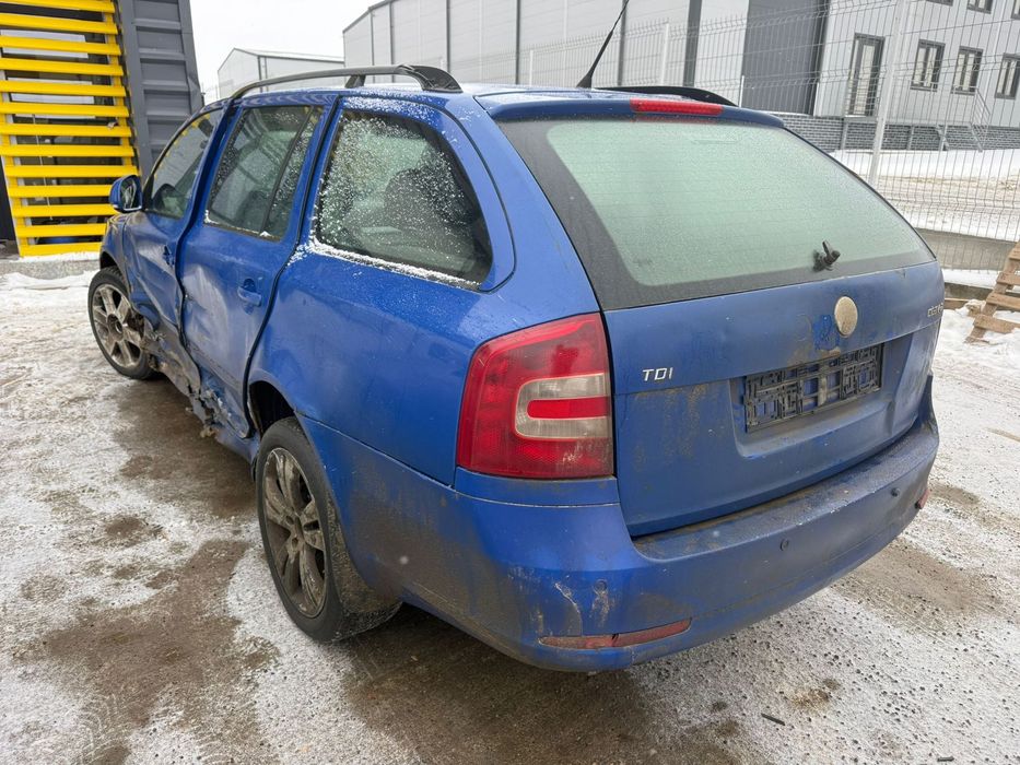 Dezmembrez / Dezmembrari / Piese / Accesorii Skoda octavia 2 fl 2009 1.9 BXE albastra