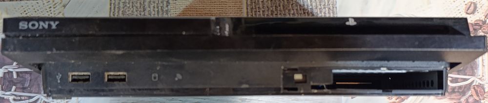 2 бр. Sony PlayStation 3 (CECHL04 и CECH-2004B) – с неизвестно състояние