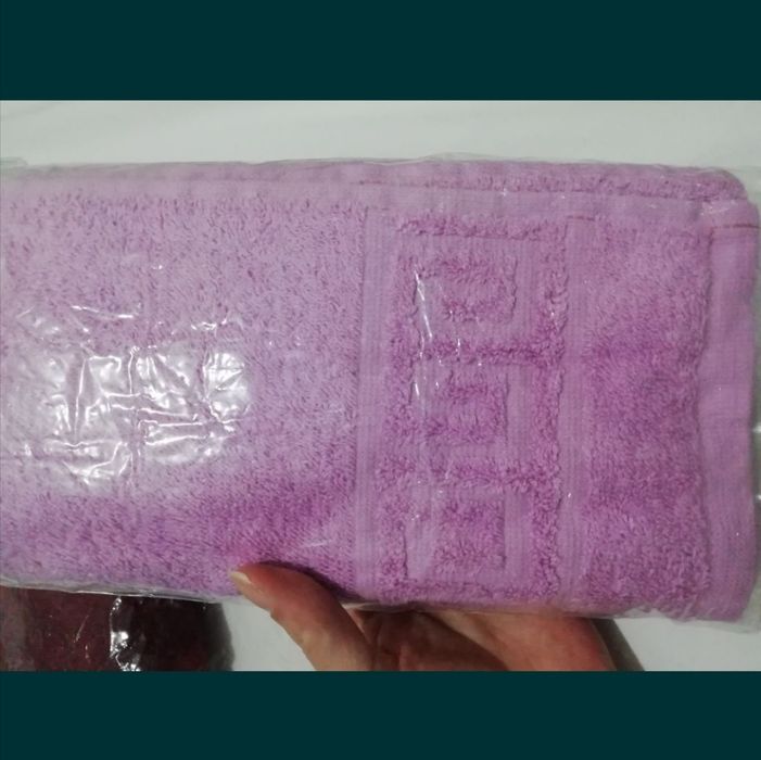 Новые полотенце. Второй в подарок.