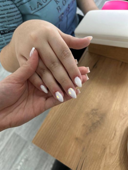 Маникюр наращивание