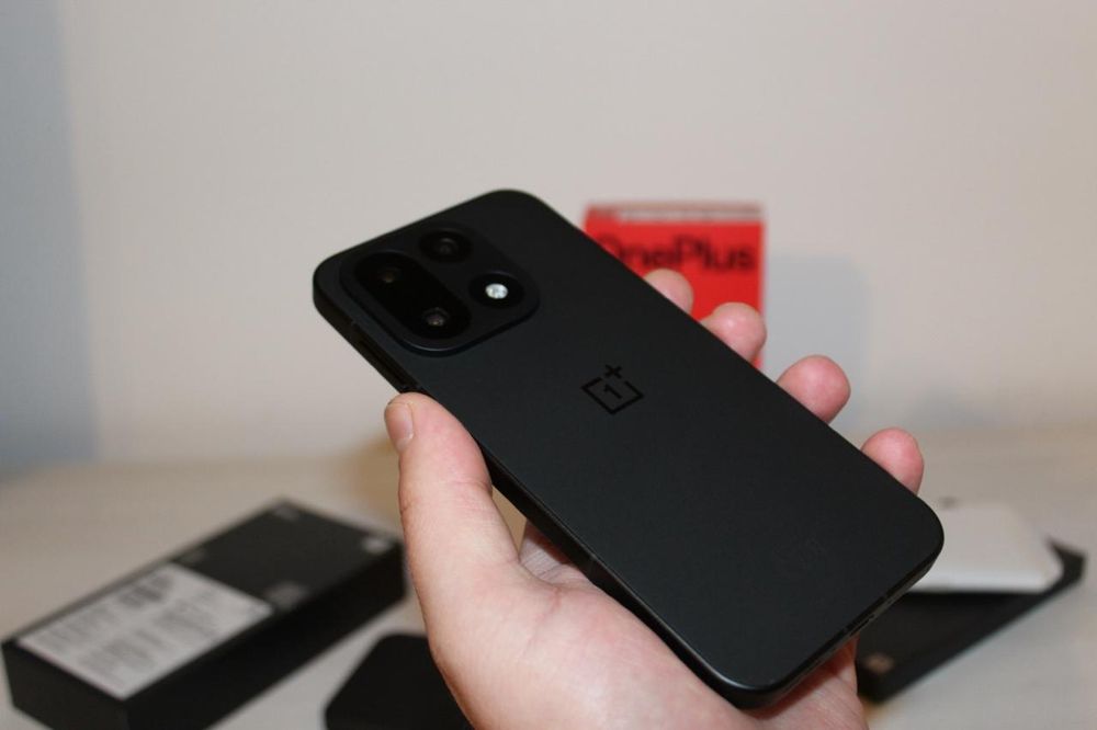 OnePlus 15 5G (Infinite Black) 512GB / 16+12GB RAM Global cu Factură