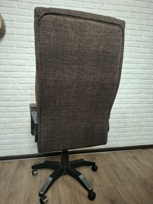 Продам кресло офисное