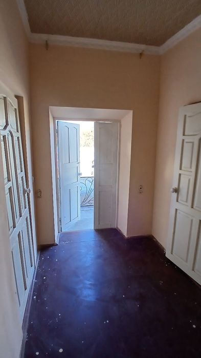 Angren shahar Samarchug‘ mahalasida hovli uy sotiladi.