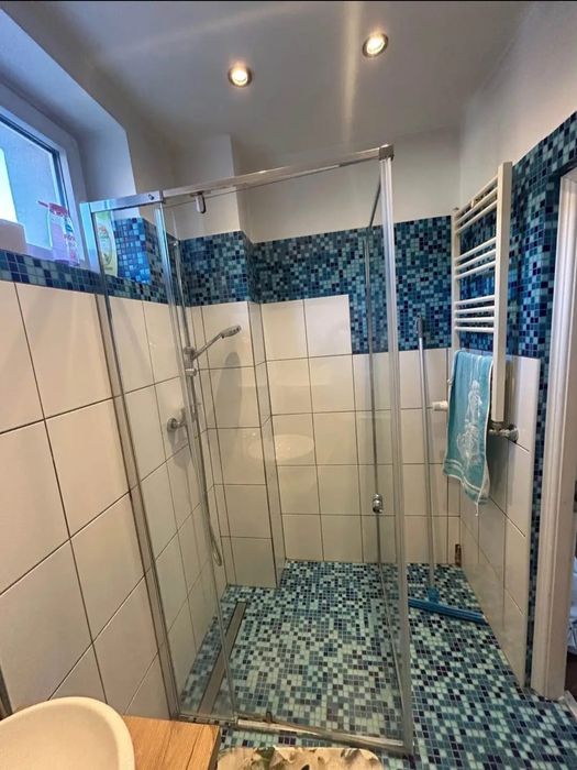 Apartament la casă 3 camere de închiriat