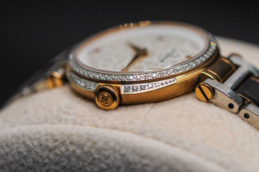 Швейцарски дамски часовник с фабрични диаманти | Eterna Grace