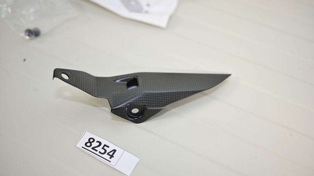 Aripa protectie lant carbon Ducati Performance 899 959