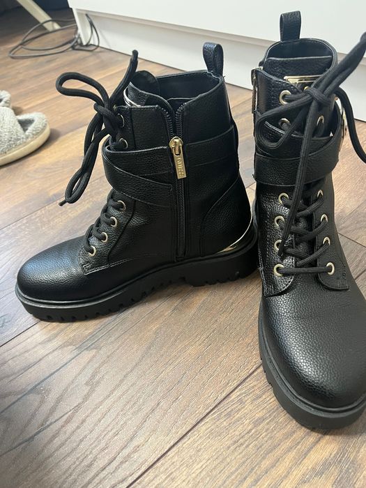 Нови Боти  Guess