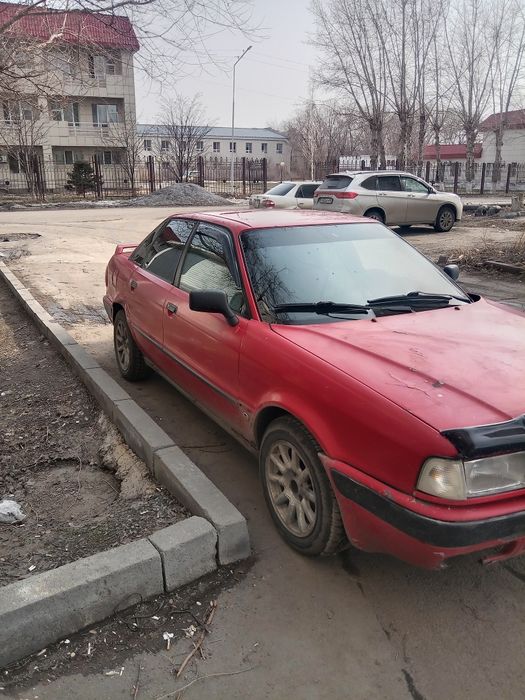 Продам Ауди 80 б4 1992,